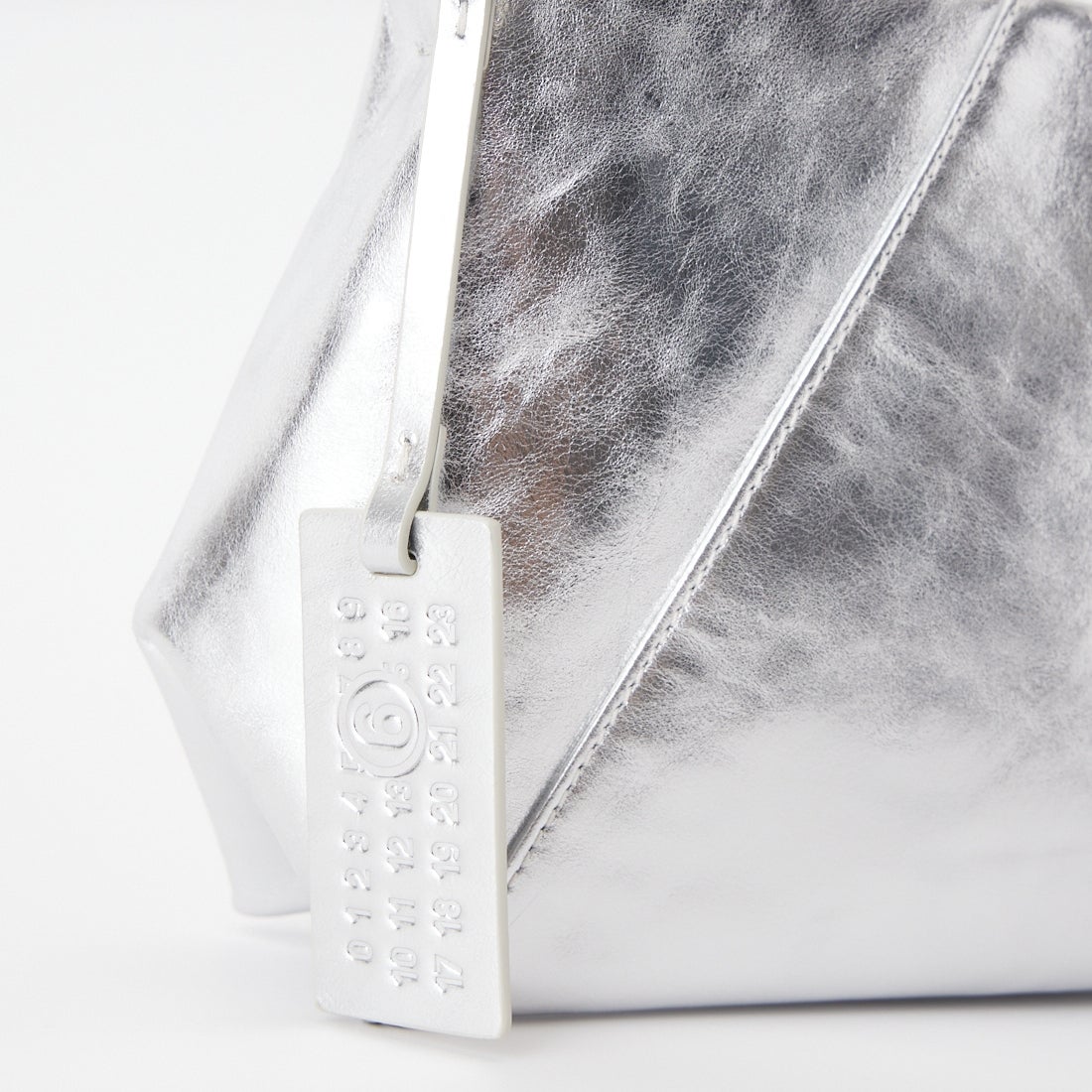 MM6 Maison Margiela [エムエムシックス メゾン マルジェラ] ジャパニーズ フォルデッド ショルダーバッグ [SB5ZH0032-P7703] T9002 SILV