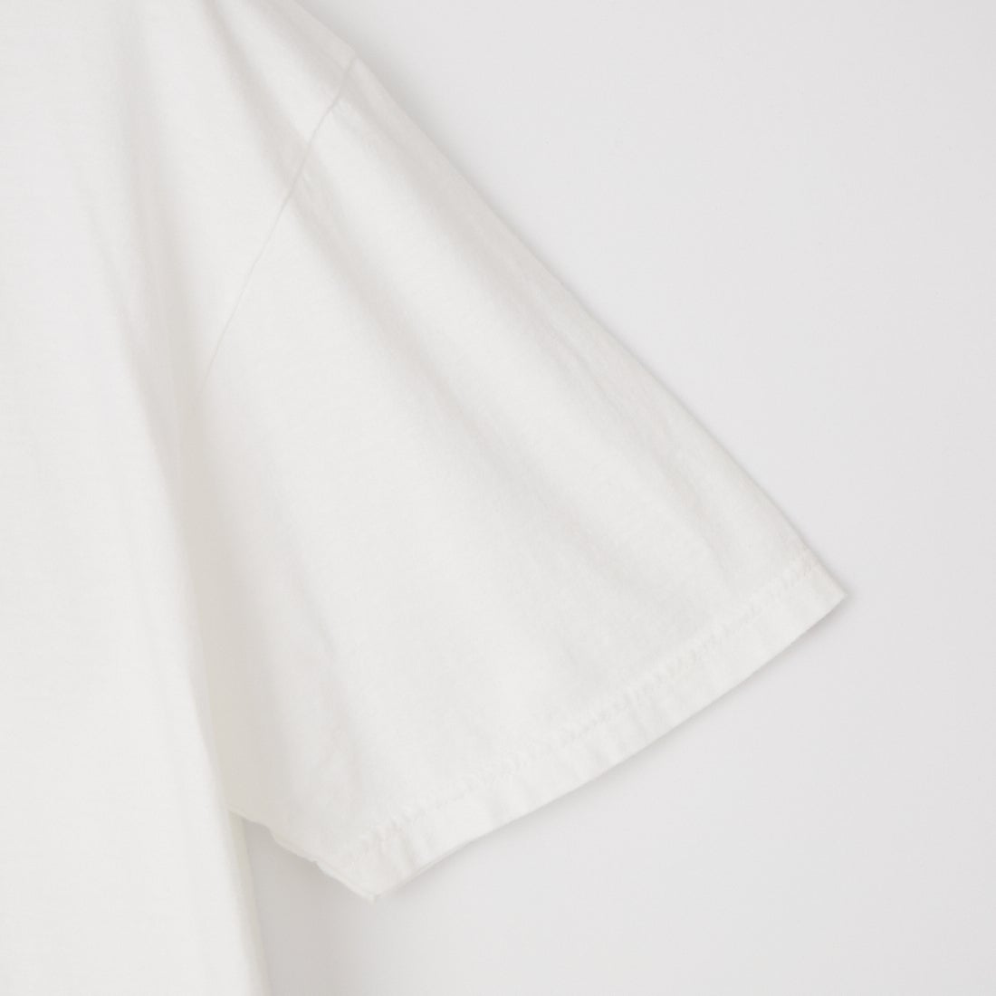 THRIFTY LOOK [スリフティールック] オアシス デッカロゴ Tシャツ [TL22S016] WHITE