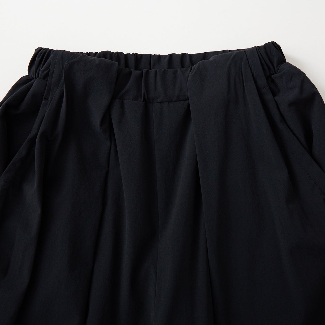 emmi [エミ] eco ボリュームパラシュートパンツ [13WFP262025] BLK