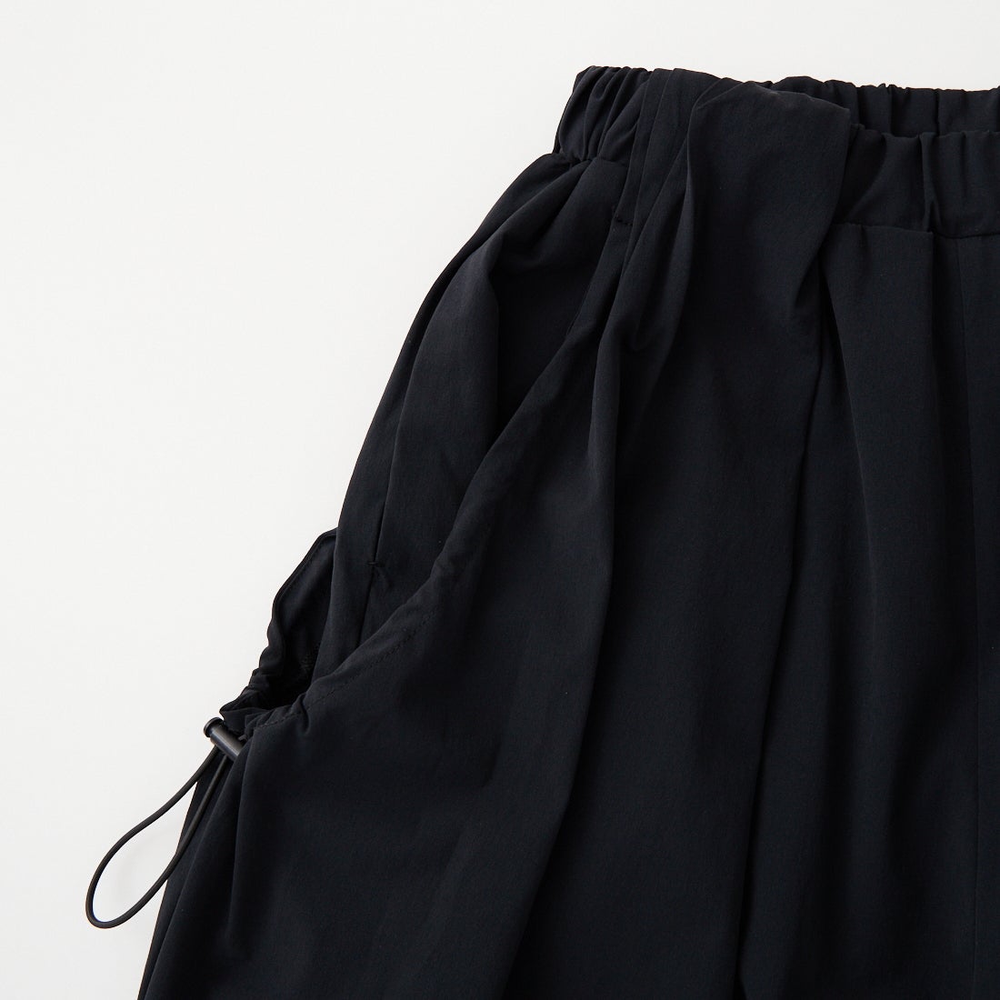 emmi [エミ] eco ボリュームパラシュートパンツ [13WFP262025] BLK