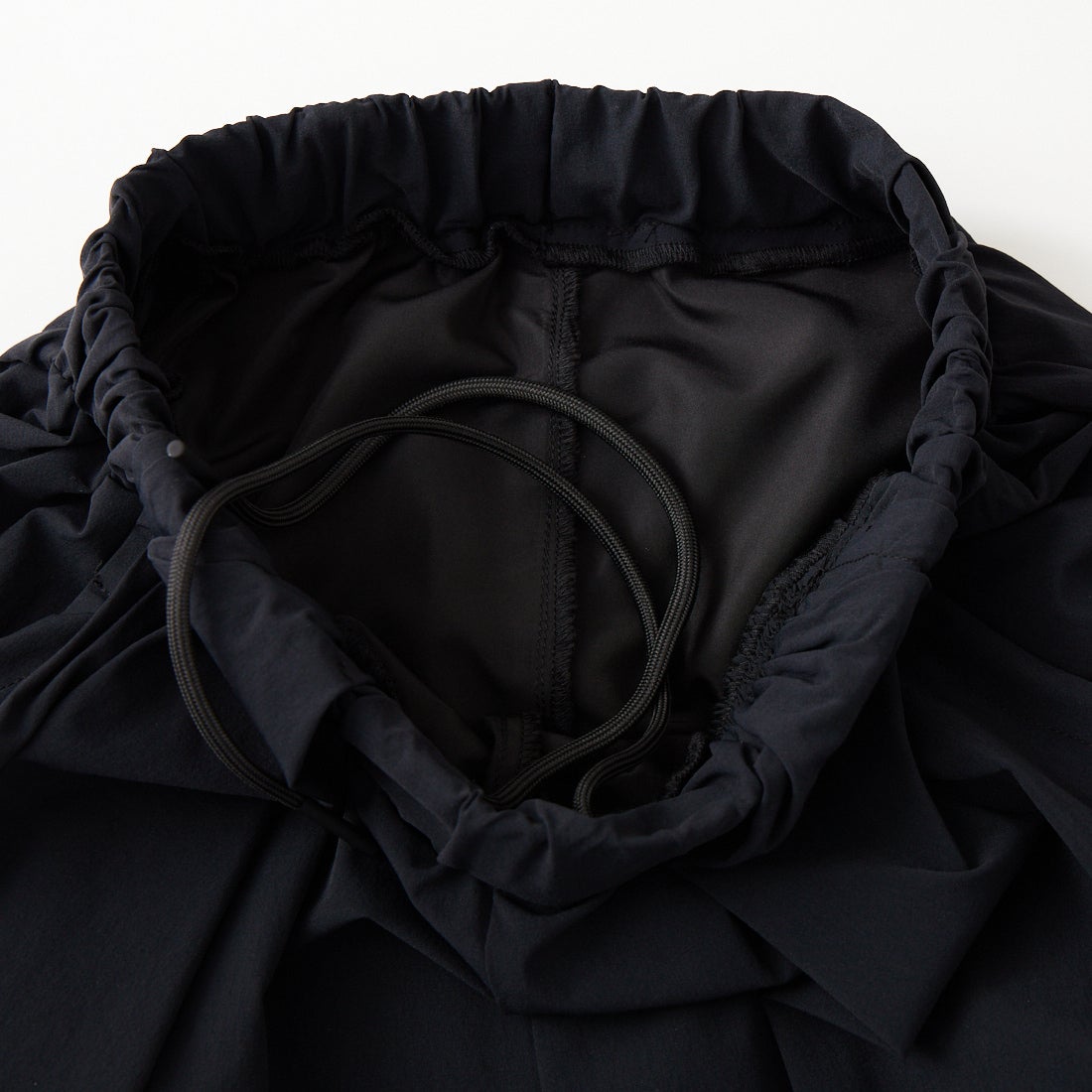 emmi [エミ] eco ボリュームパラシュートパンツ [13WFP262025] BLK