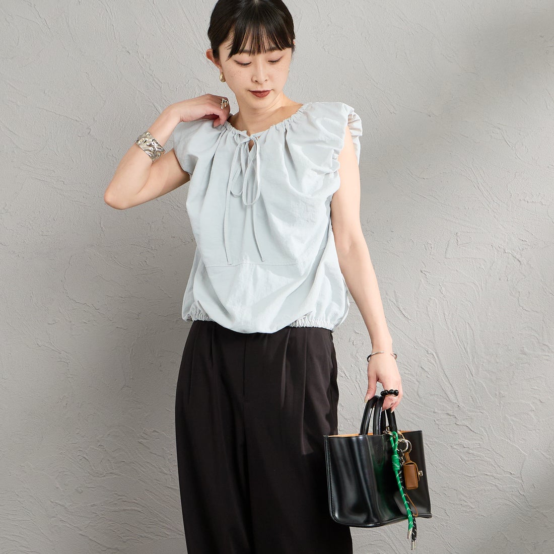nenom [ネノム] 2WAY キャップスリーブ バルーンシャツブラウス [NE26312022] 10 SAX &&モデル身長：150cm 着用サイズ：F&&