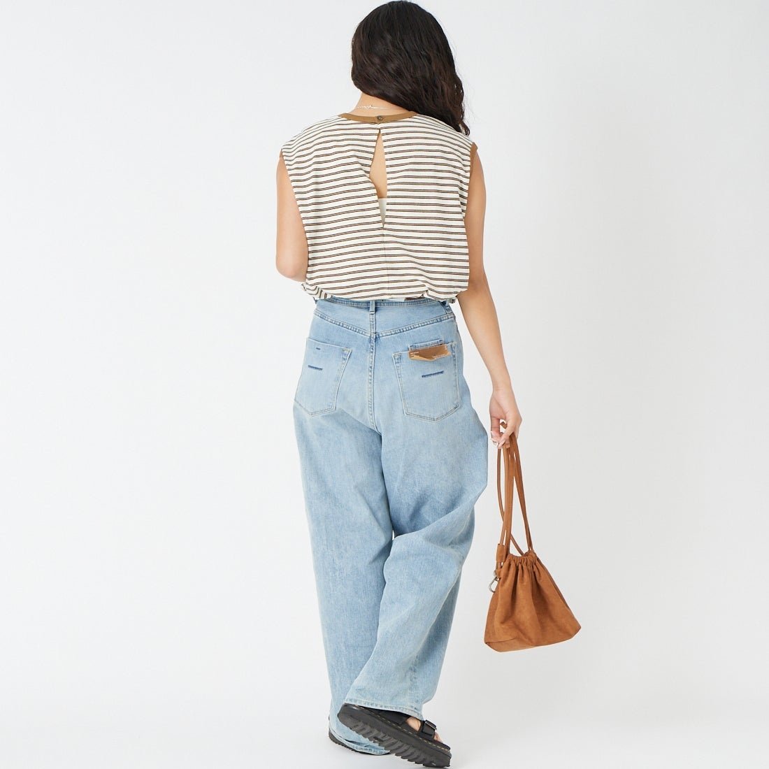 KHA:KI [カーキ] マルチストライプ ノースリーブトップ [MIL26HCS3482] ECRU &&モデル身長：162cm 着用サイズ：1&&