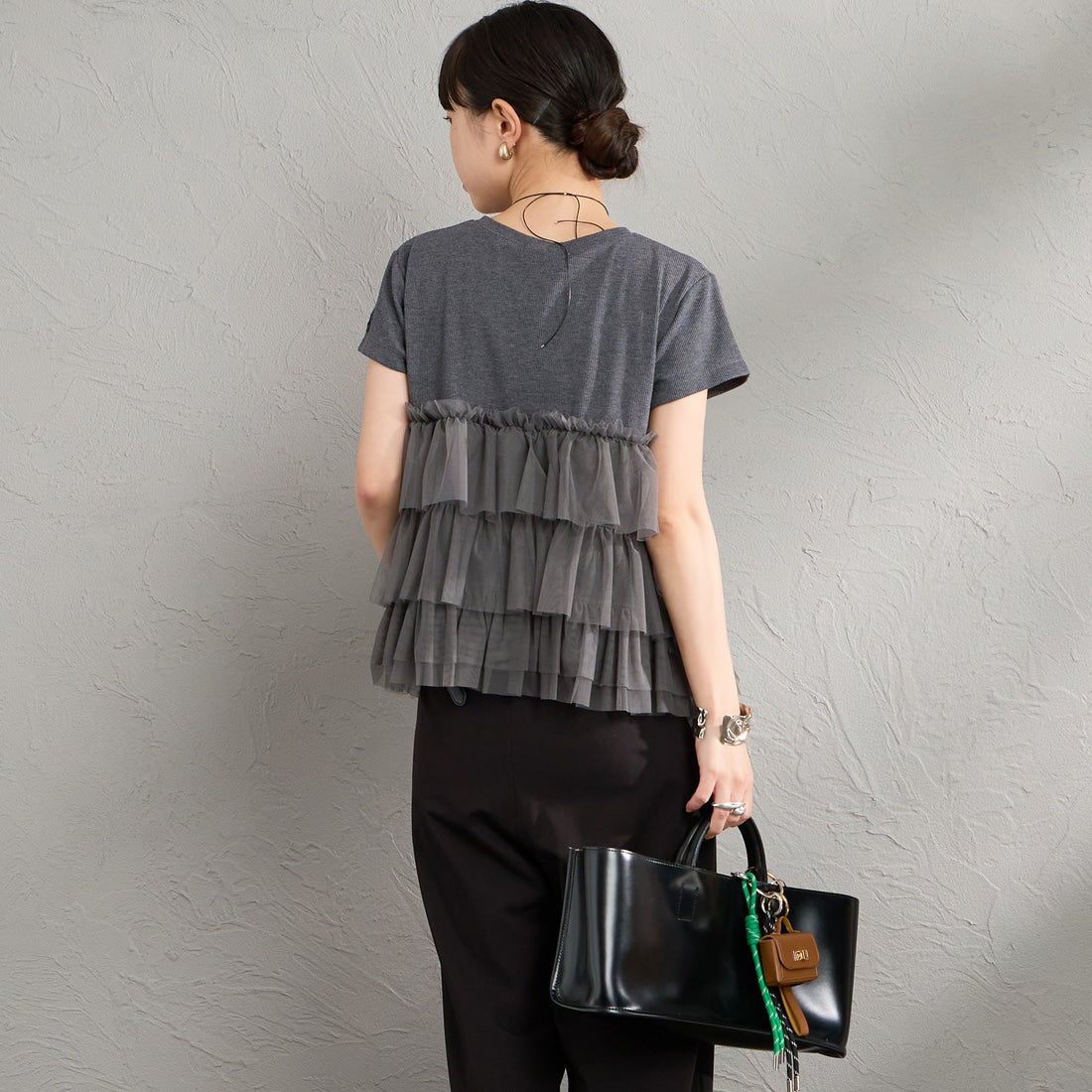 nenom [ネノム] チュールドッキング ショートスリーブカーディガン [NE26322005] 08 CHARCOA &&モデル身長：150cm 着用サイズ：F&&