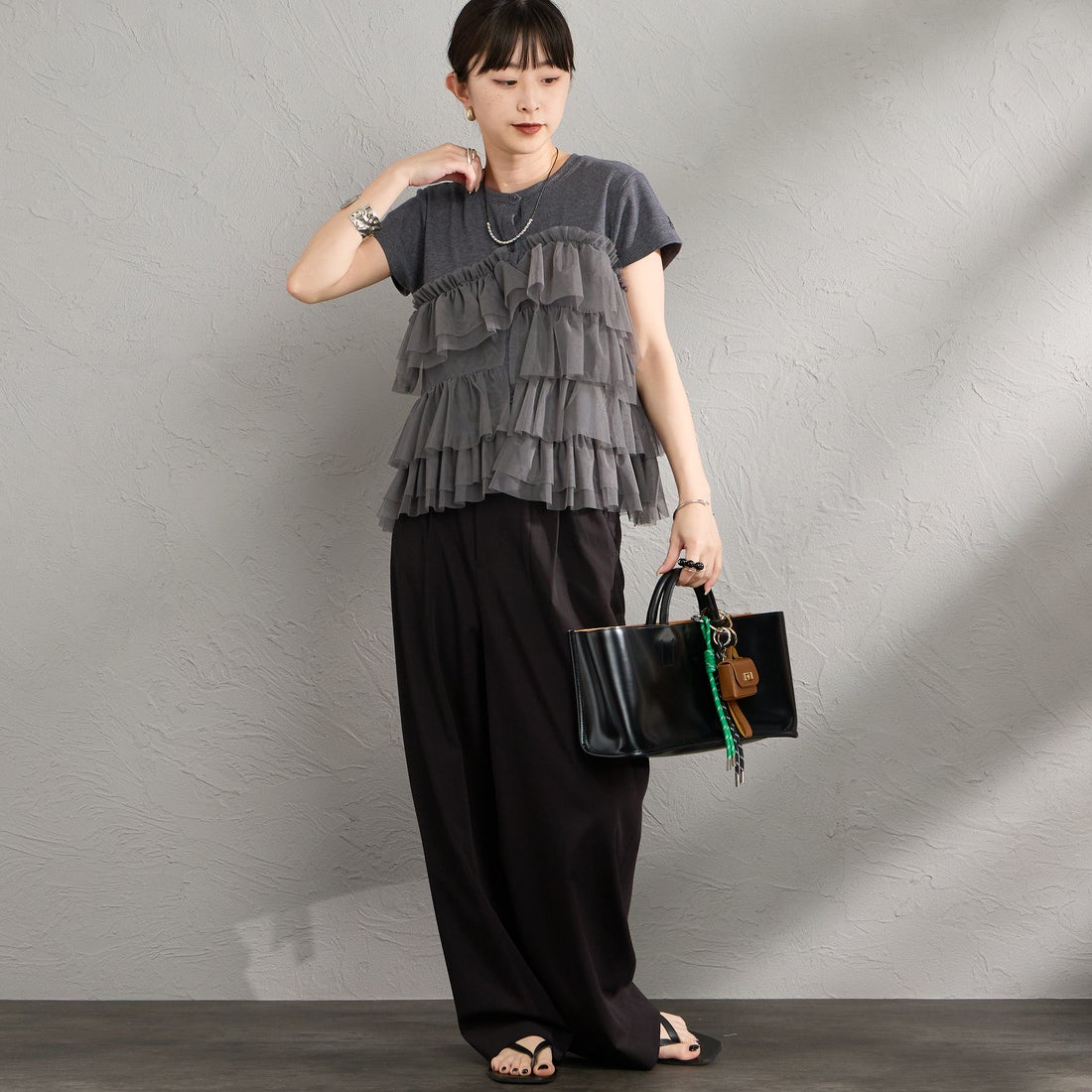 nenom [ネノム] チュールドッキング ショートスリーブカーディガン [NE26322005] 08 CHARCOA &&モデル身長：150cm 着用サイズ：F&&