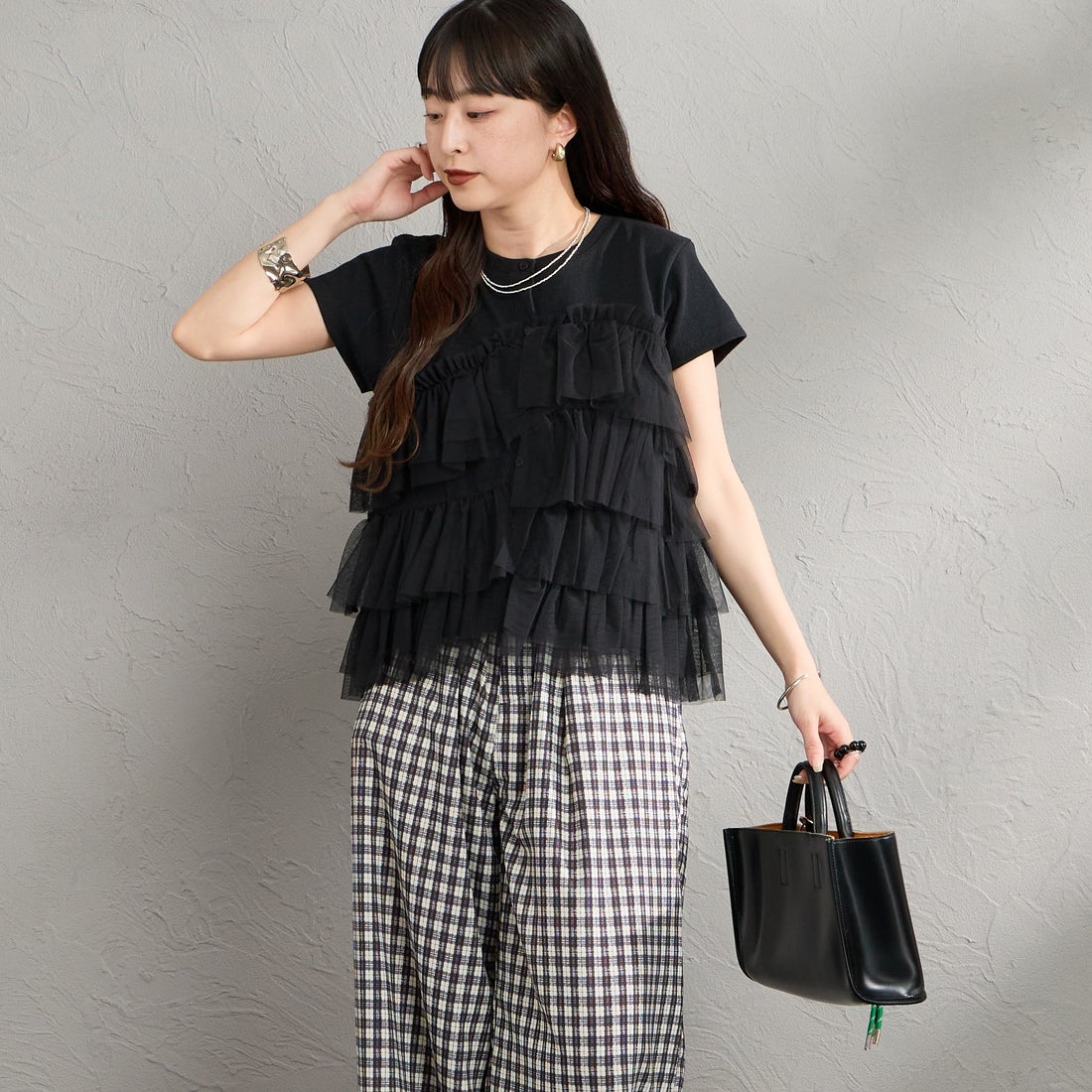 nenom [ネノム] チュールドッキング ショートスリーブカーディガン [NE26322005] 09 BLACK &&モデル身長：150cm 着用サイズ：F&&
