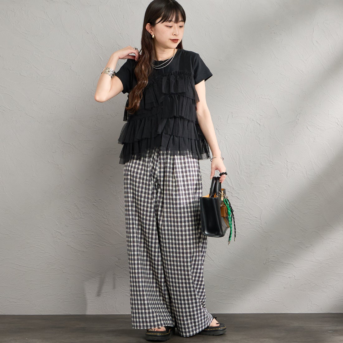 nenom [ネノム] チュールドッキング ショートスリーブカーディガン [NE26322005] 09 BLACK &&モデル身長：150cm 着用サイズ：F&&