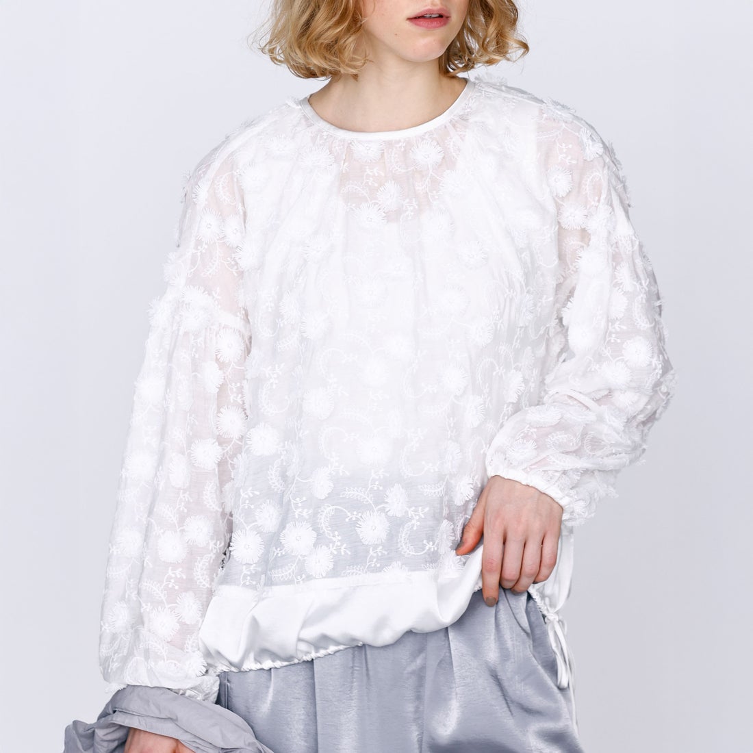Kelen [ケレン] 立体フラワー刺繍デザイントップス ELIZA [LKL26HBL2288] OFFWHITE