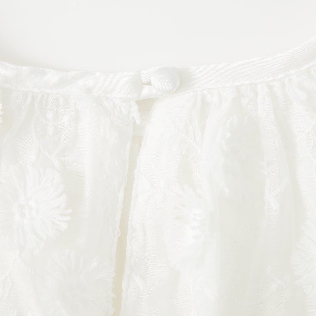 Kelen [ケレン] 立体フラワー刺繍デザイントップス ELIZA [LKL26HBL2288] OFFWHITE