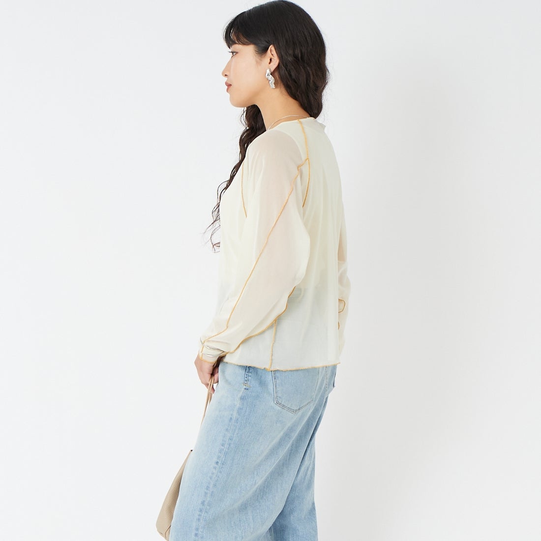 KHA:KI [カーキ] カラーステッチ シアートップ [MIL26HCS3484] LTYELLOW &&モデル身長：162cm 着用サイズ：1&&