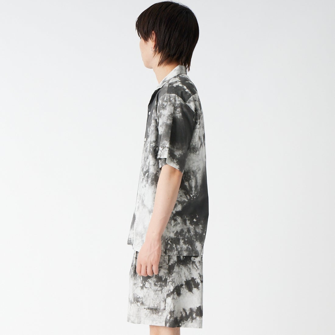 +phenix [プラスフェニックス] 別注 オープンカラーパターンシャツ [POH-26011IN-JF] BLACK &&モデル身長：177cm 着用サイズ：M&&
