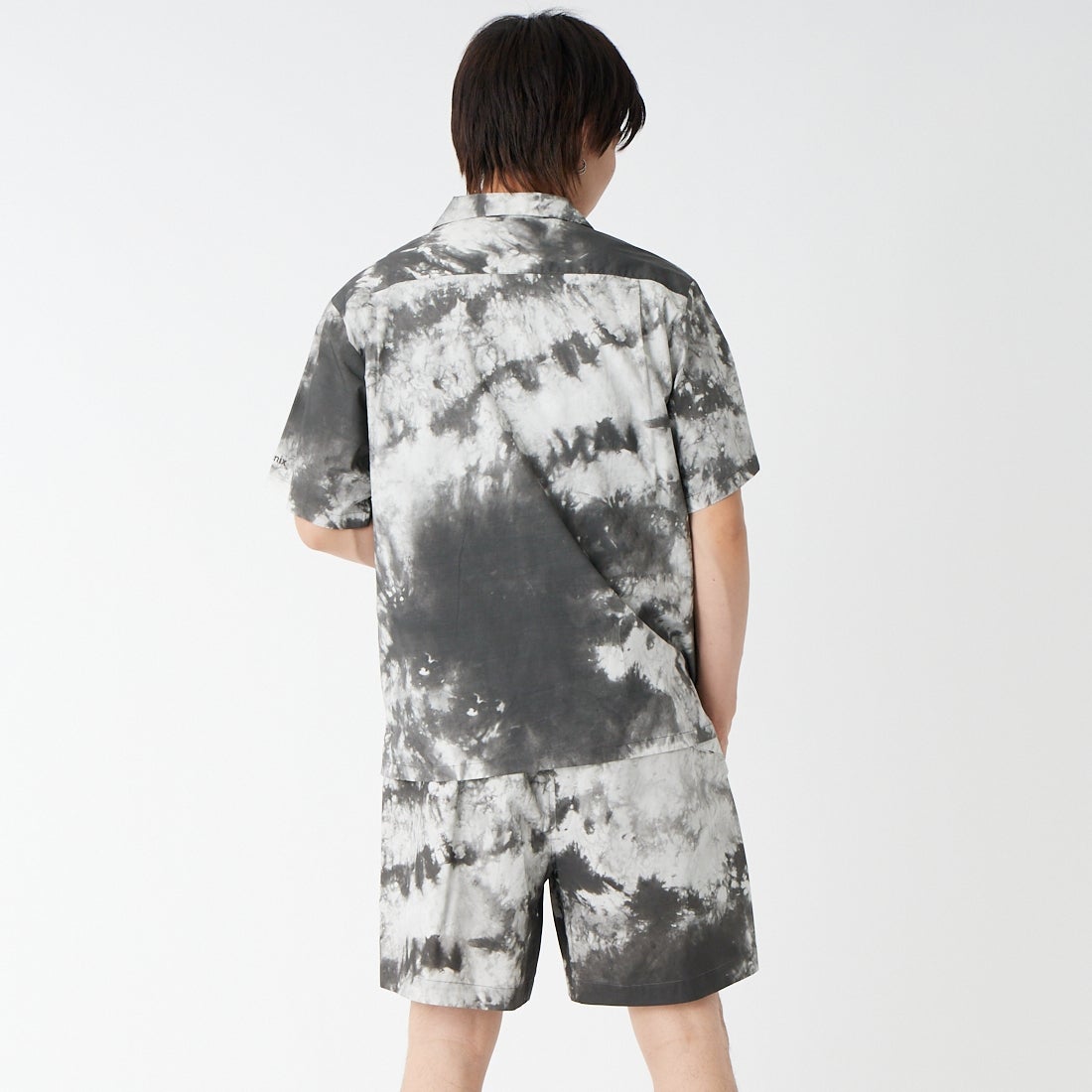 +phenix [プラスフェニックス] 別注 オープンカラーパターンシャツ [POH-26011IN-JF] BLACK &&モデル身長：177cm 着用サイズ：M&&