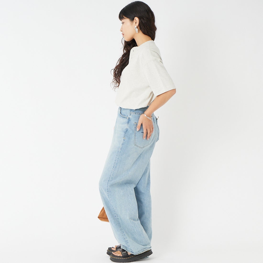 Health knit [ヘルスニット] 別注 ビックシルエット ヘンリーネックTシャツ [HR26S-M232IN-JF] OATMEAL &&モデル身長：162cm 着用サイズ：S&&