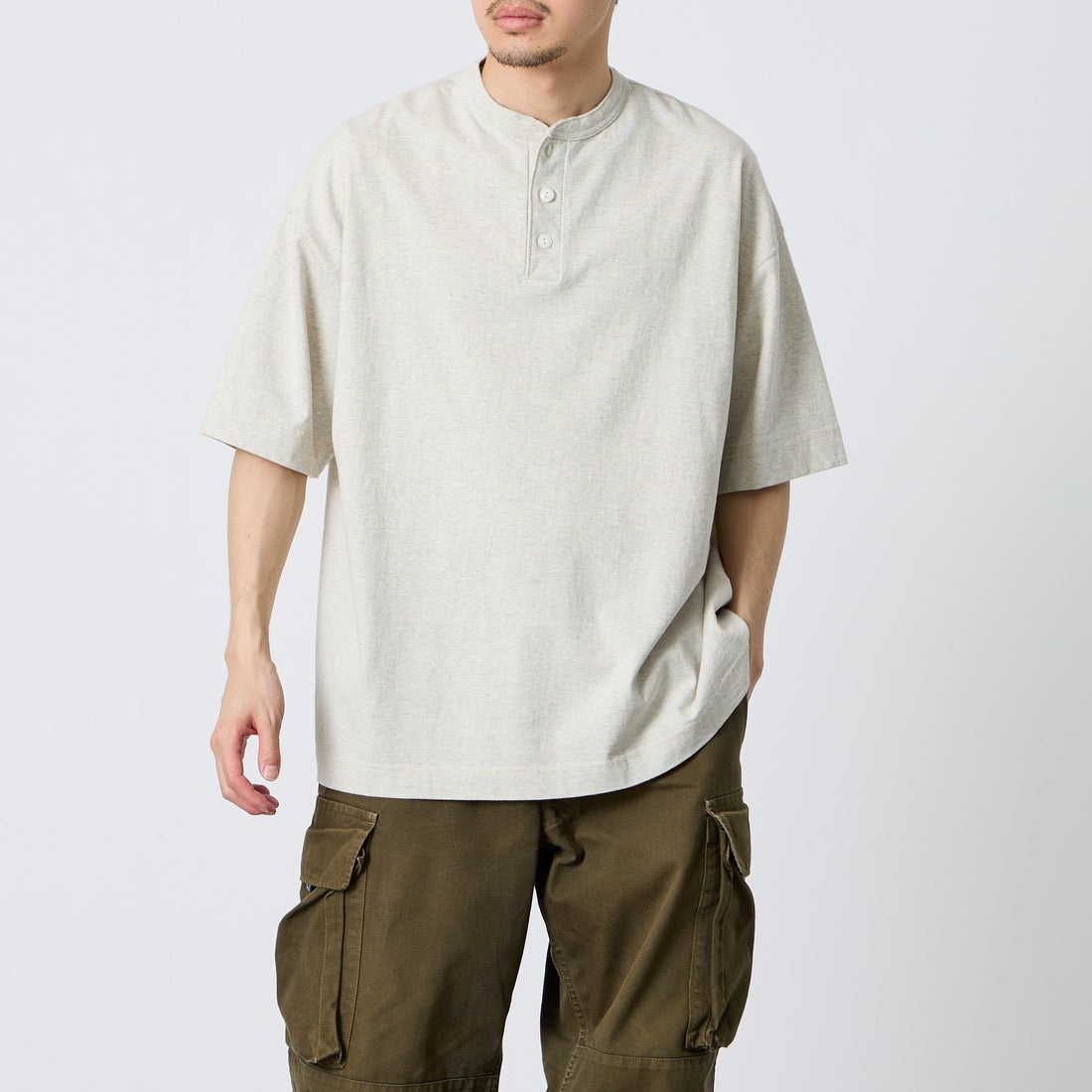 Health knit [ヘルスニット] 別注 ビックシルエット ヘンリーネックTシャツ [HR26S-M232IN-JF] OATMEAL &&モデル身長：168cm 着用サイズ：L&&