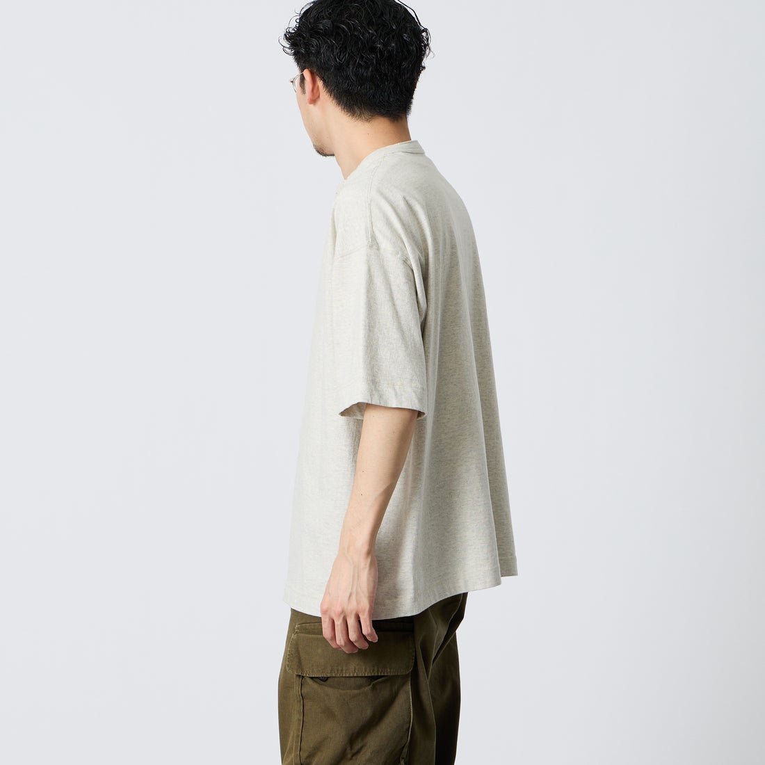 Health knit [ヘルスニット] 別注 ビックシルエット ヘンリーネックTシャツ [HR26S-M232IN-JF] OATMEAL &&モデル身長：168cm 着用サイズ：L&&