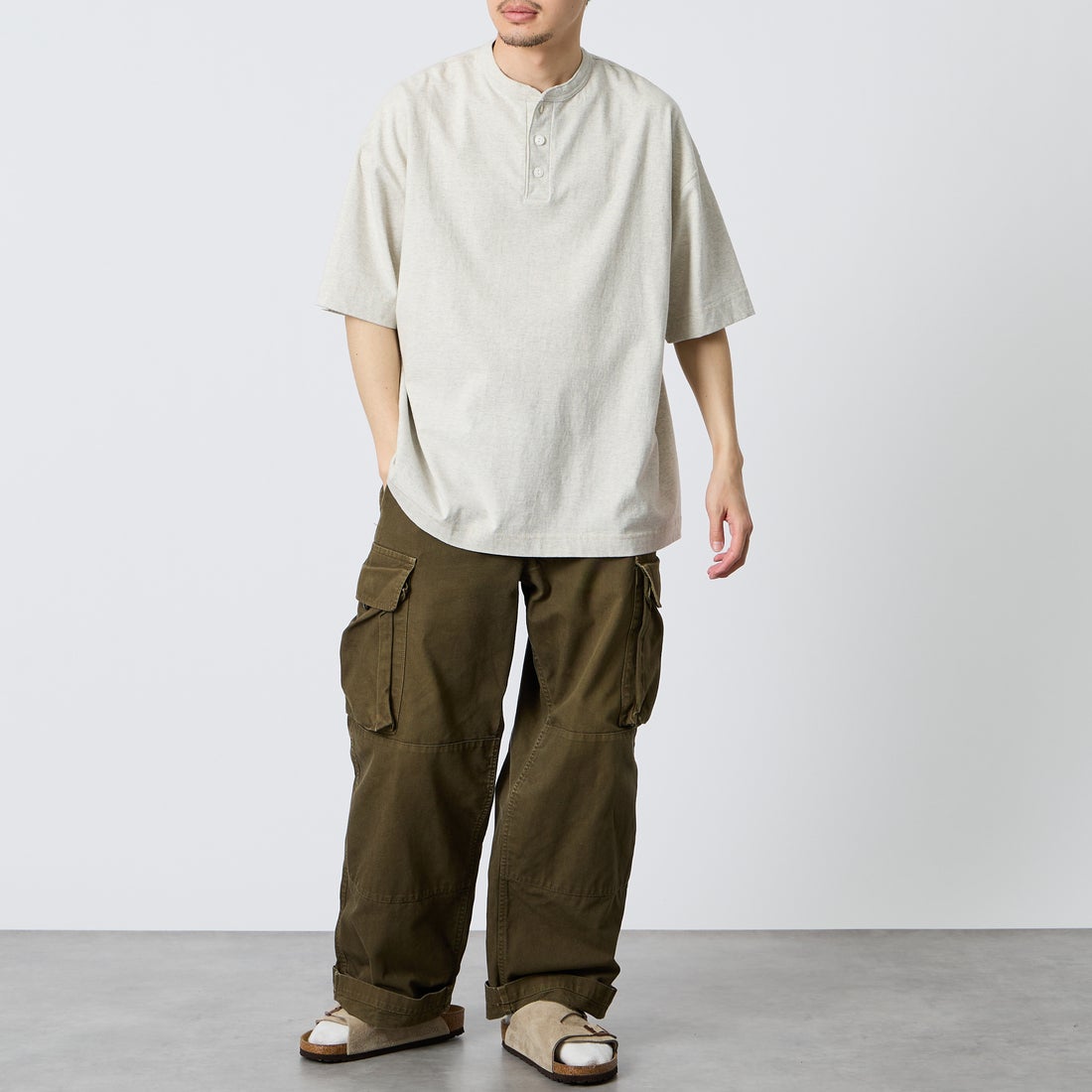 Health knit [ヘルスニット] 別注 ビックシルエット ヘンリーネックTシャツ [HR26S-M232IN-JF] OATMEAL &&モデル身長：168cm 着用サイズ：L&&