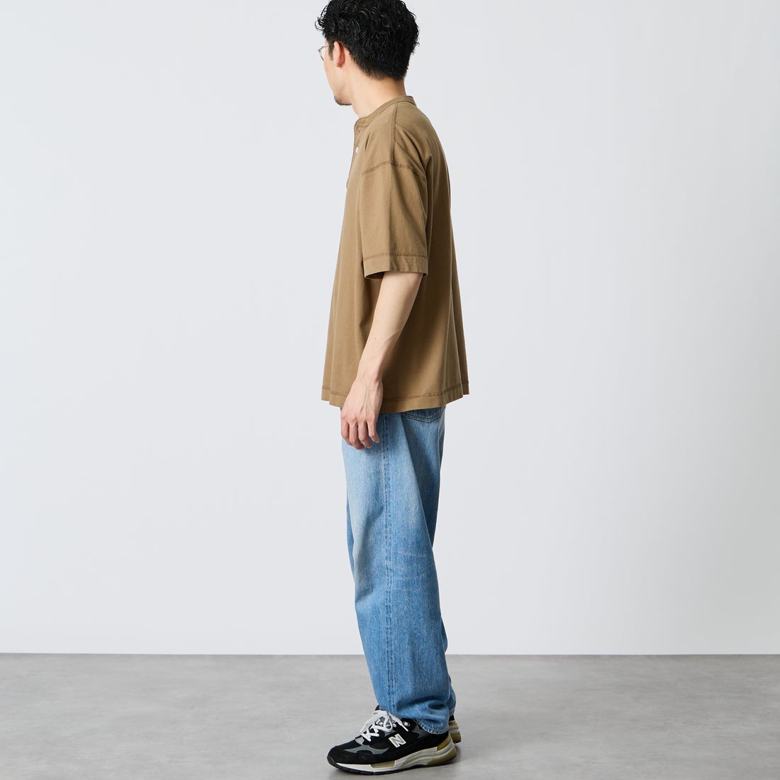 Health knit [ヘルスニット] 別注 ビックシルエット ヘンリーネックTシャツ [HR26S-M232IN-JF] BEIGE &&モデル身長：168cm 着用サイズ：M&&