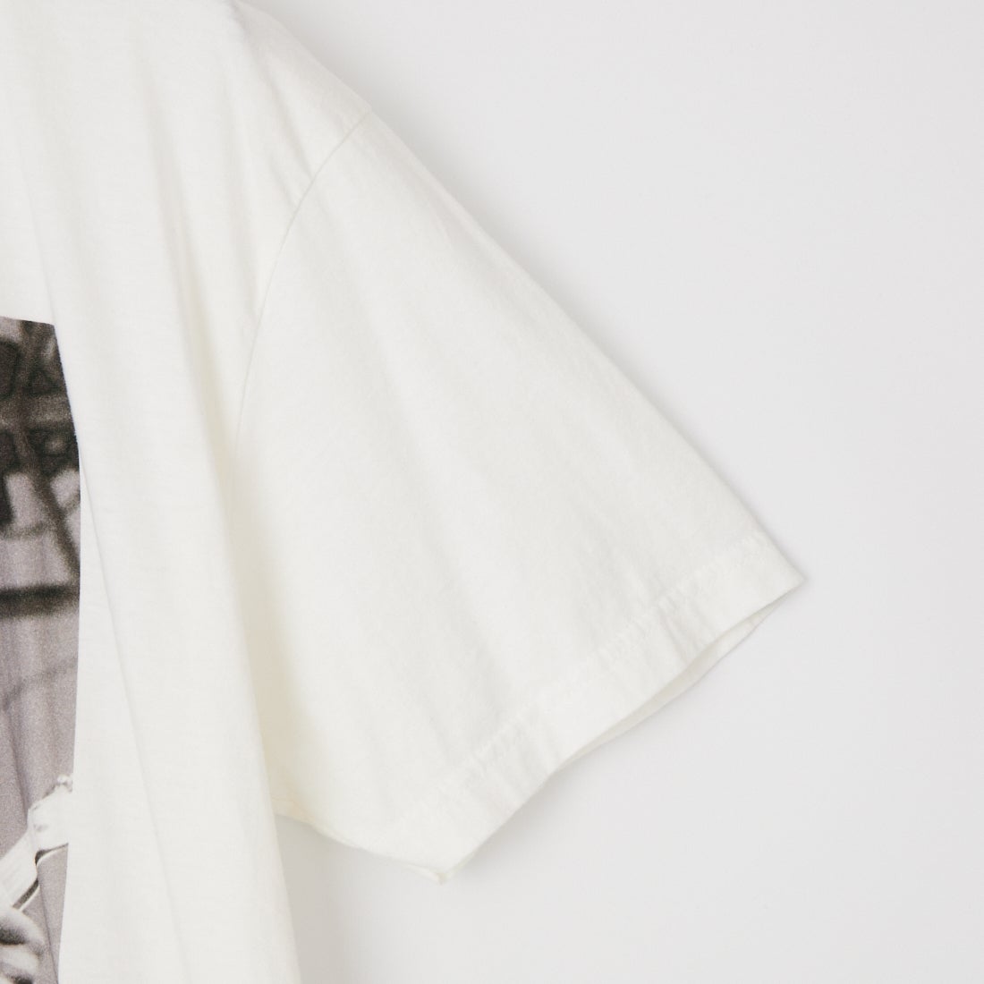 THRIFTY LOOK [スリフティールック] フォトプリントTシャツ [TL25S069] WHITE 1