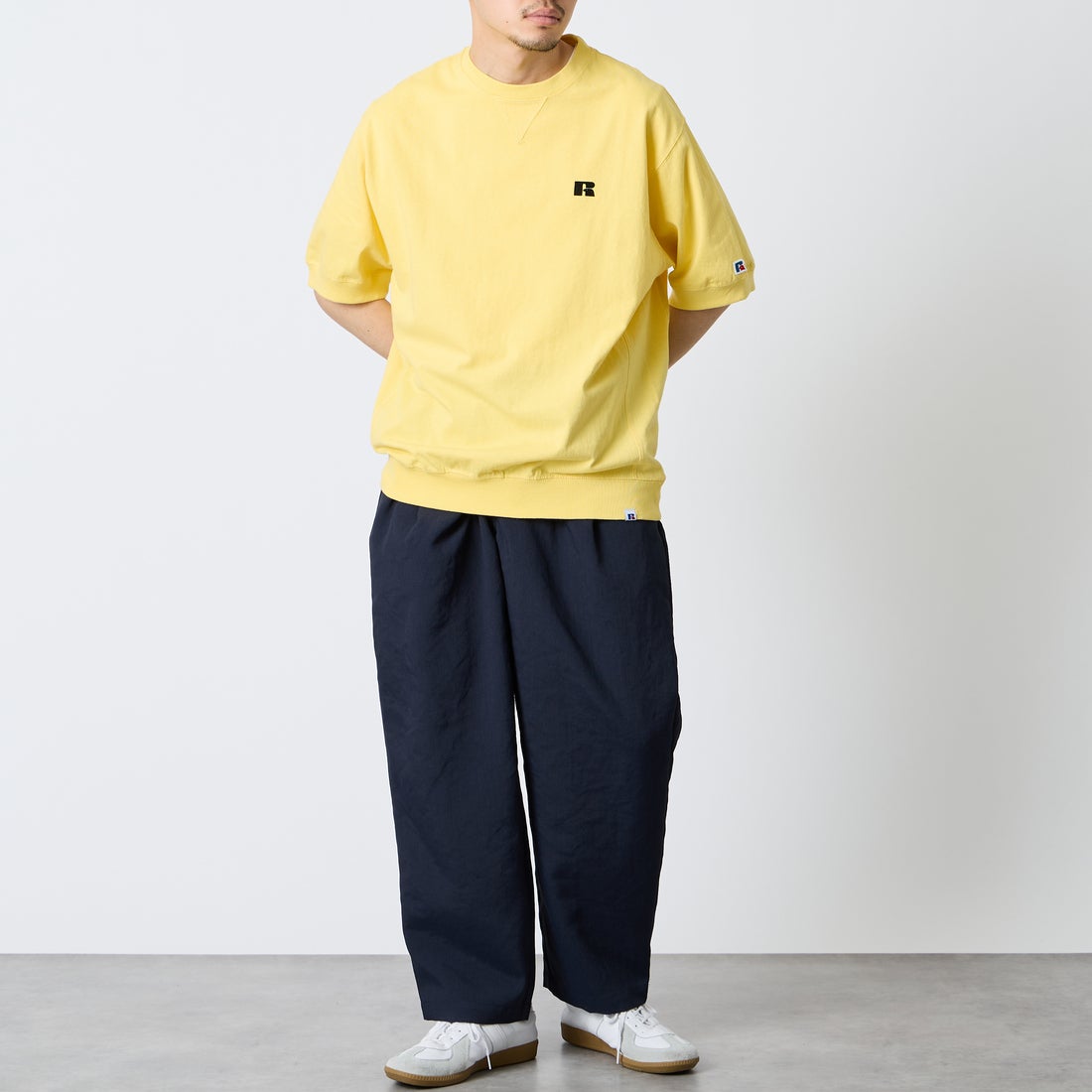 RUSSELL ATHLETIC [ラッセルアスレティック] 別注 カレッジロゴプリント スウェットライクTシャツ [JFRU26SS-01-JF] YELLOW &&モデル身長：168cm 着用サイズ：M&&