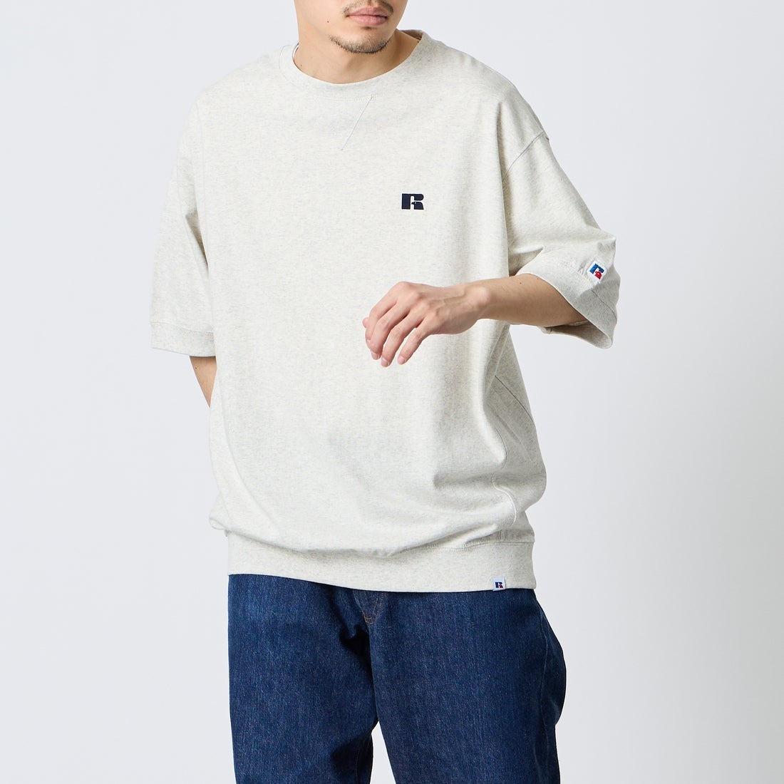 RUSSELL ATHLETIC [ラッセルアスレティック] 別注 カレッジロゴプリント スウェットライクTシャツ [JFRU26SS-01-JF] ASH &&モデル身長：168cm 着用サイズ：L&&