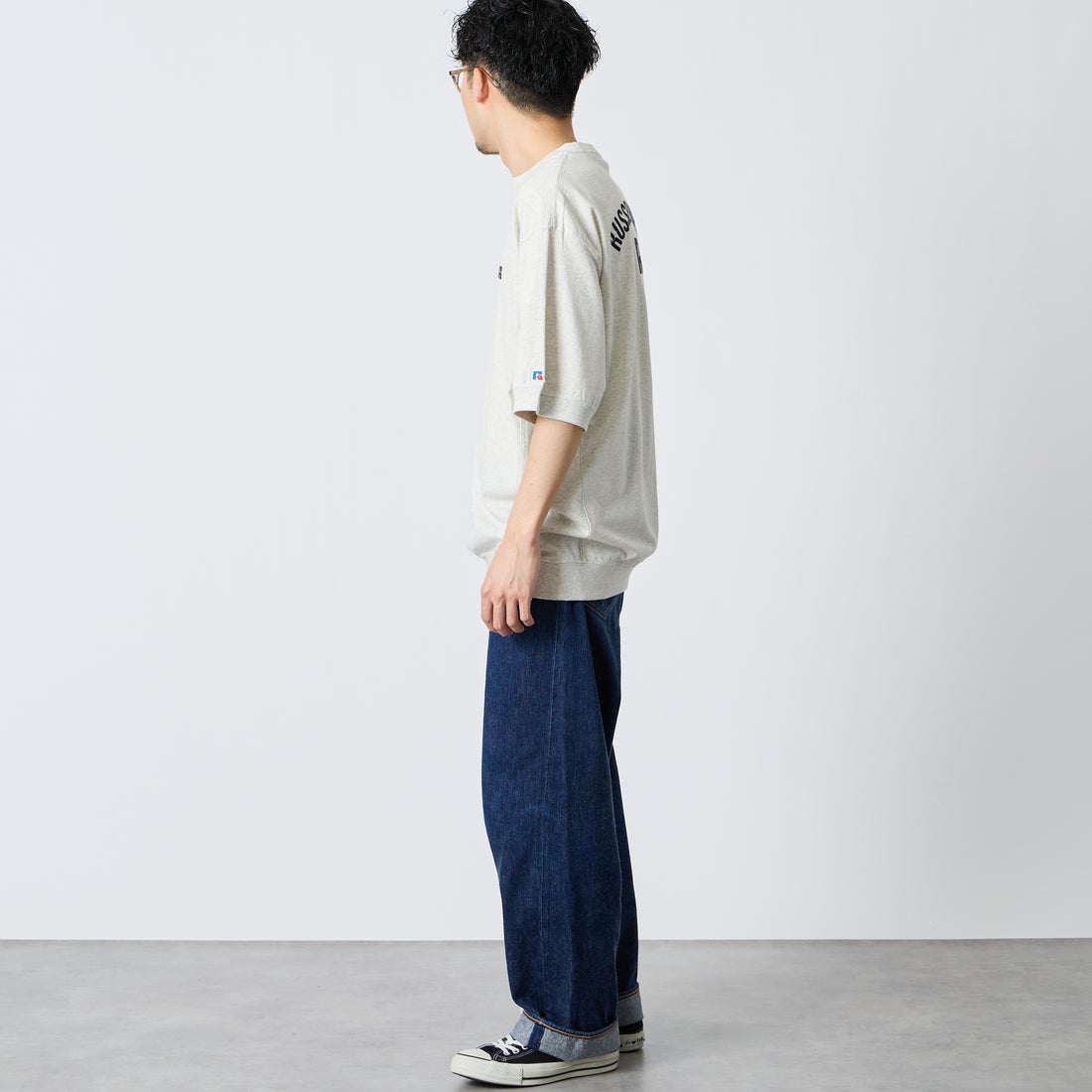 RUSSELL ATHLETIC [ラッセルアスレティック] 別注 カレッジロゴプリント スウェットライクTシャツ [JFRU26SS-01-JF] ASH &&モデル身長：168cm 着用サイズ：L&&