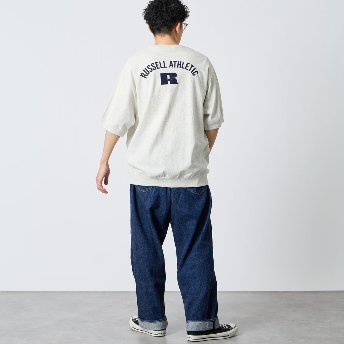 RUSSELL ATHLETIC [ラッセルアスレティック] 別注 カレッジロゴプリント スウェットライクTシャツ [JFRU26SS-01-JF] ASH &&モデル身長：168cm 着用サイズ：L&&