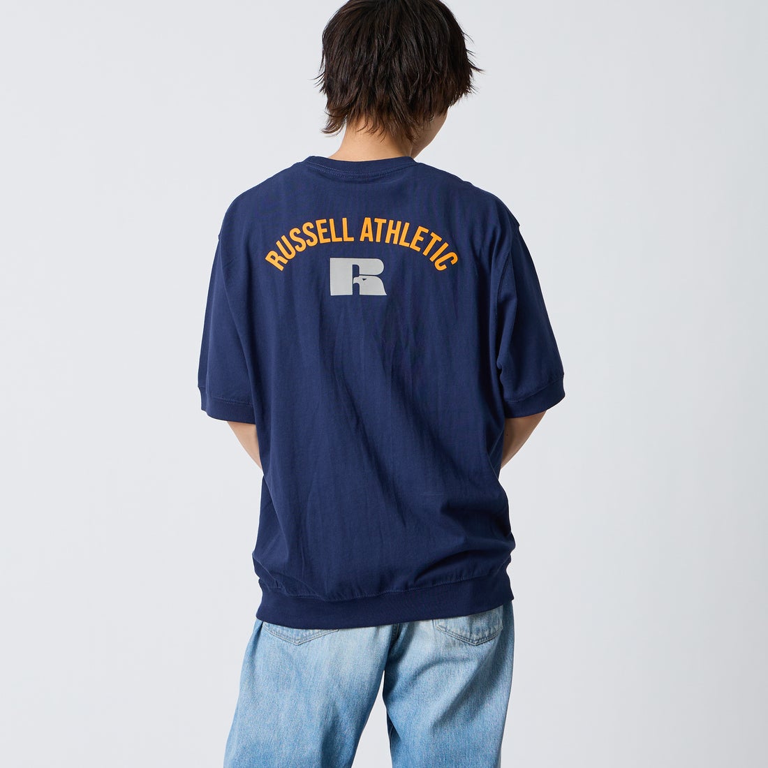 RUSSELL ATHLETIC [ラッセルアスレティック] 別注 カレッジロゴプリント スウェットライクTシャツ [JFRU26SS-01-JF] NAVY &&モデル身長：177cm 着用サイズ：F&&