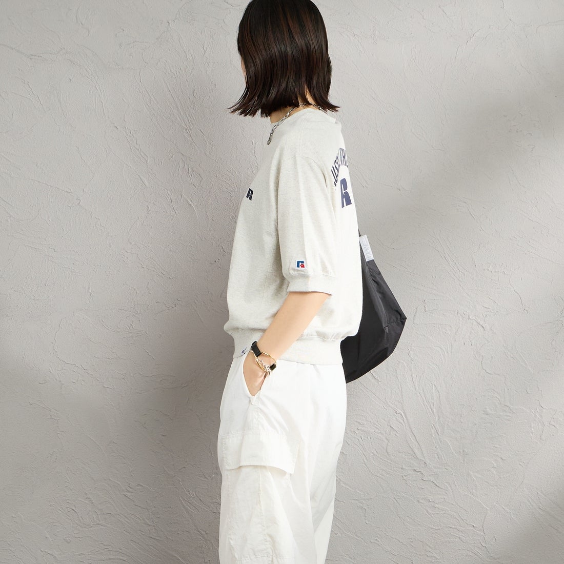 RUSSELL ATHLETIC [ラッセルアスレティック] 別注 カレッジロゴプリント スウェットライクTシャツ [JFRU26SS-01-JF] ASH &&モデル身長：160cm 着用サイズ：S&&