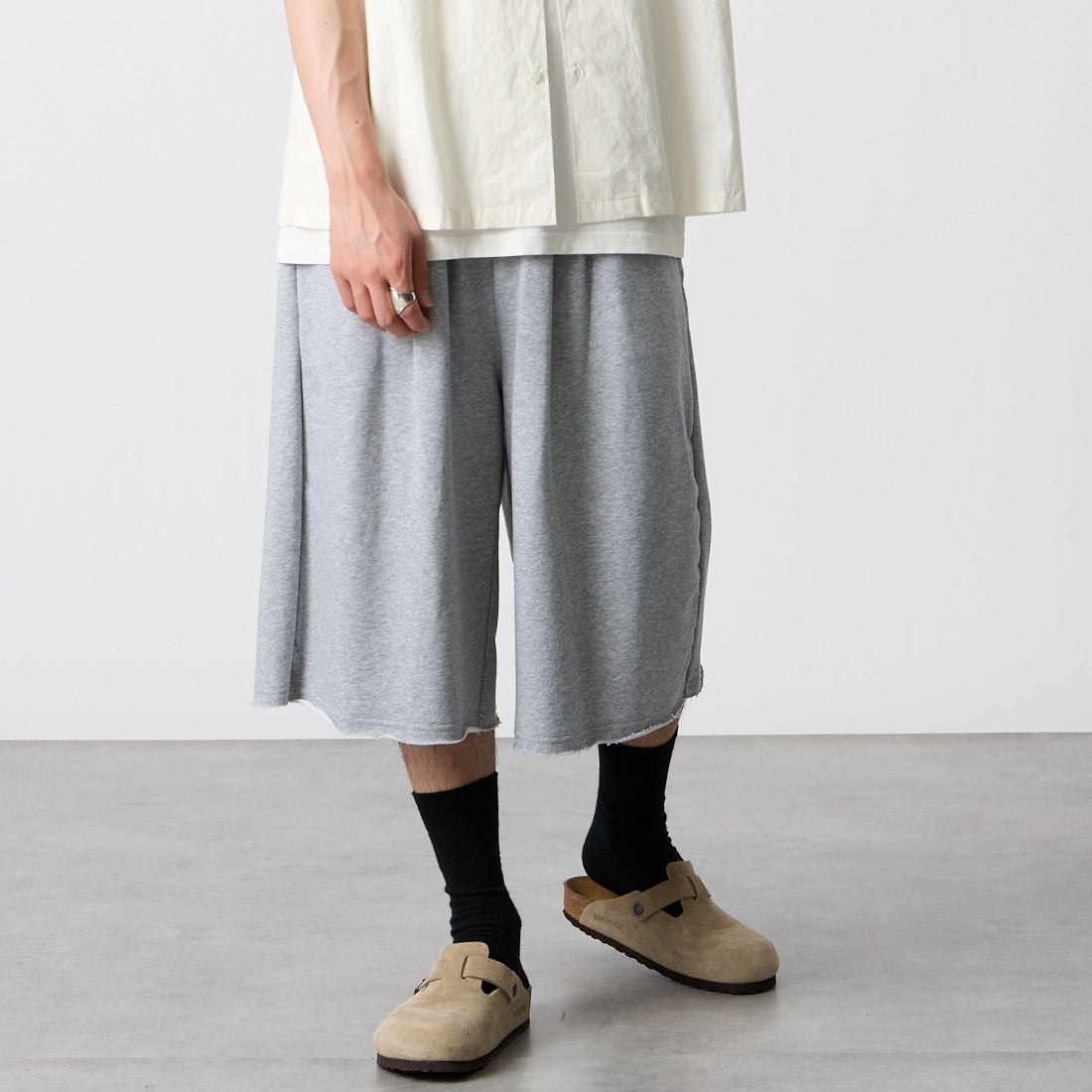Noir Fabrik [ヌワールファブリック] スウェットクロップドパンツ [NF-262-021] GREY &&モデル身長：177cm 着用サイズ：M&&