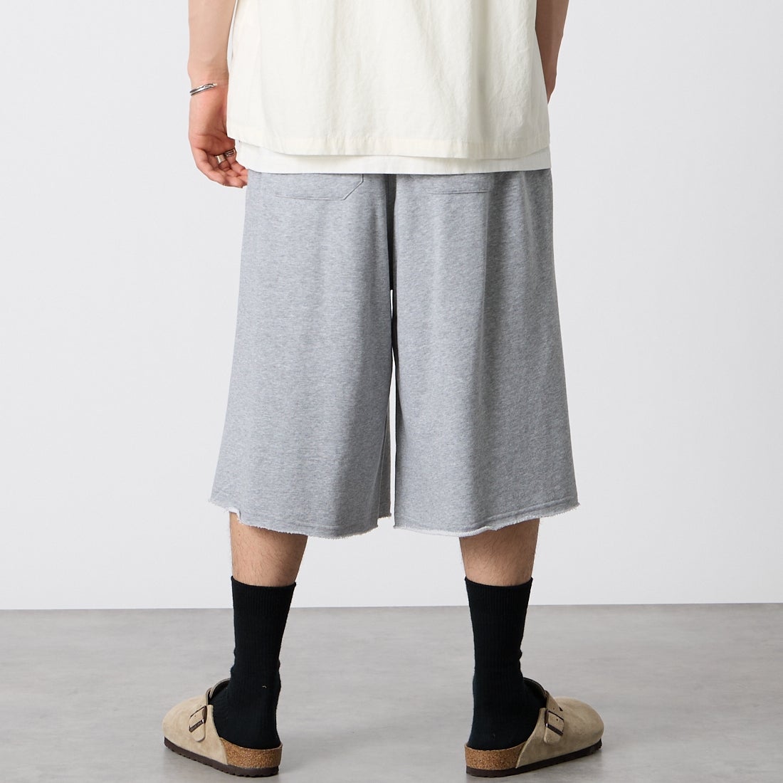 Noir Fabrik [ヌワールファブリック] スウェットクロップドパンツ [NF-262-021] GREY &&モデル身長：177cm 着用サイズ：M&&