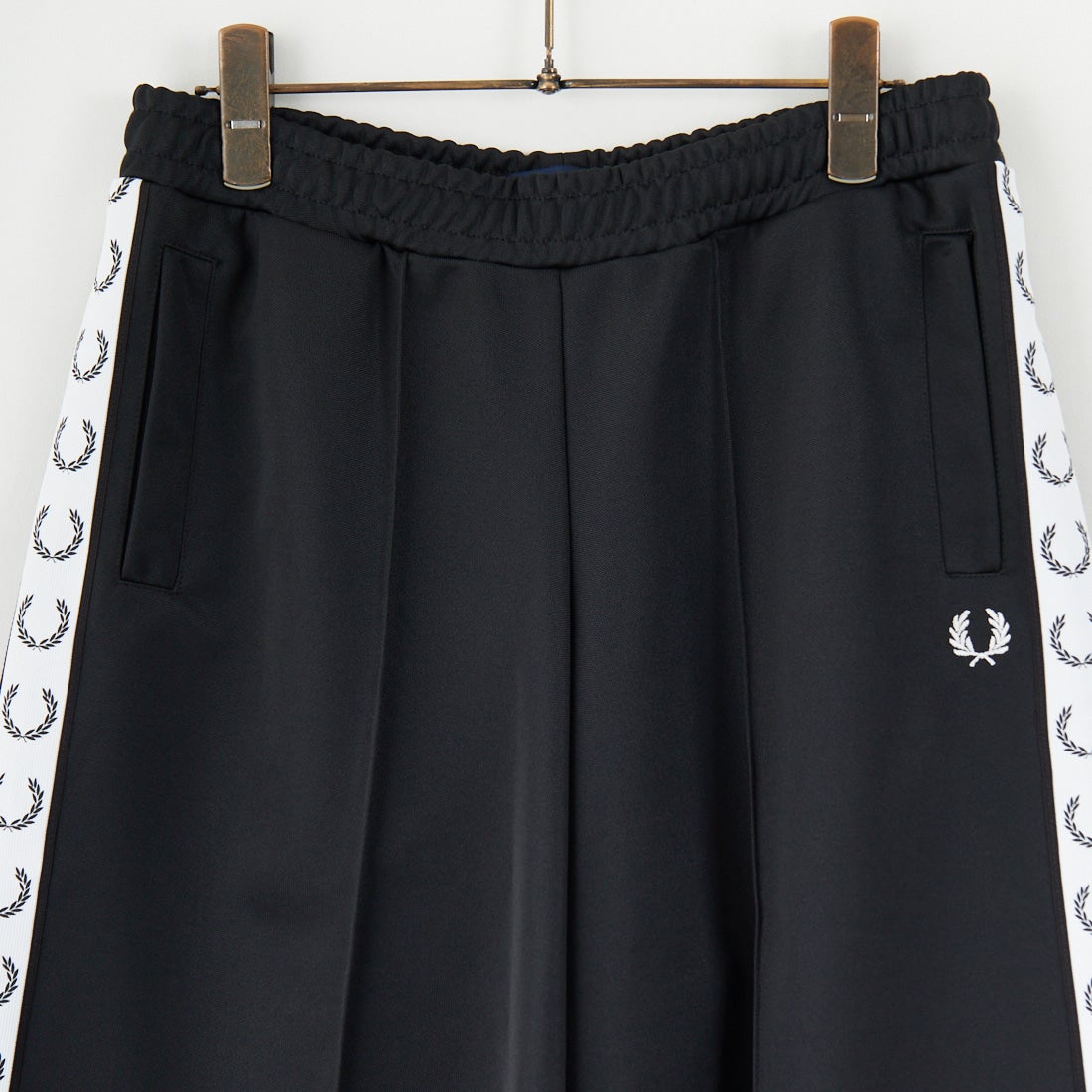 FRED PERRY [フレッドペリー] トラックテープショーツ [S2101] 102 BLACK