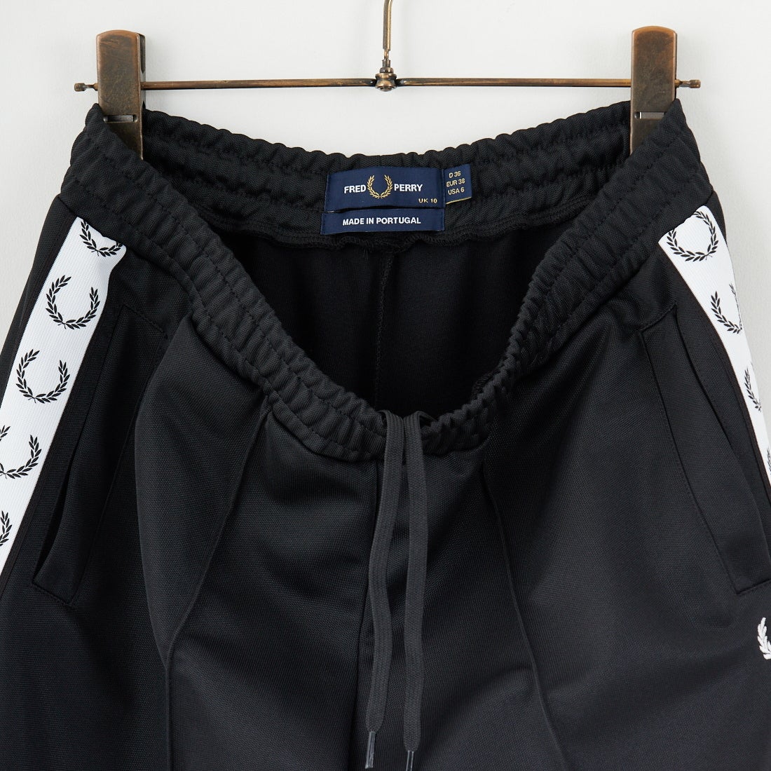 FRED PERRY [フレッドペリー] トラックテープショーツ [S2101] 102 BLACK