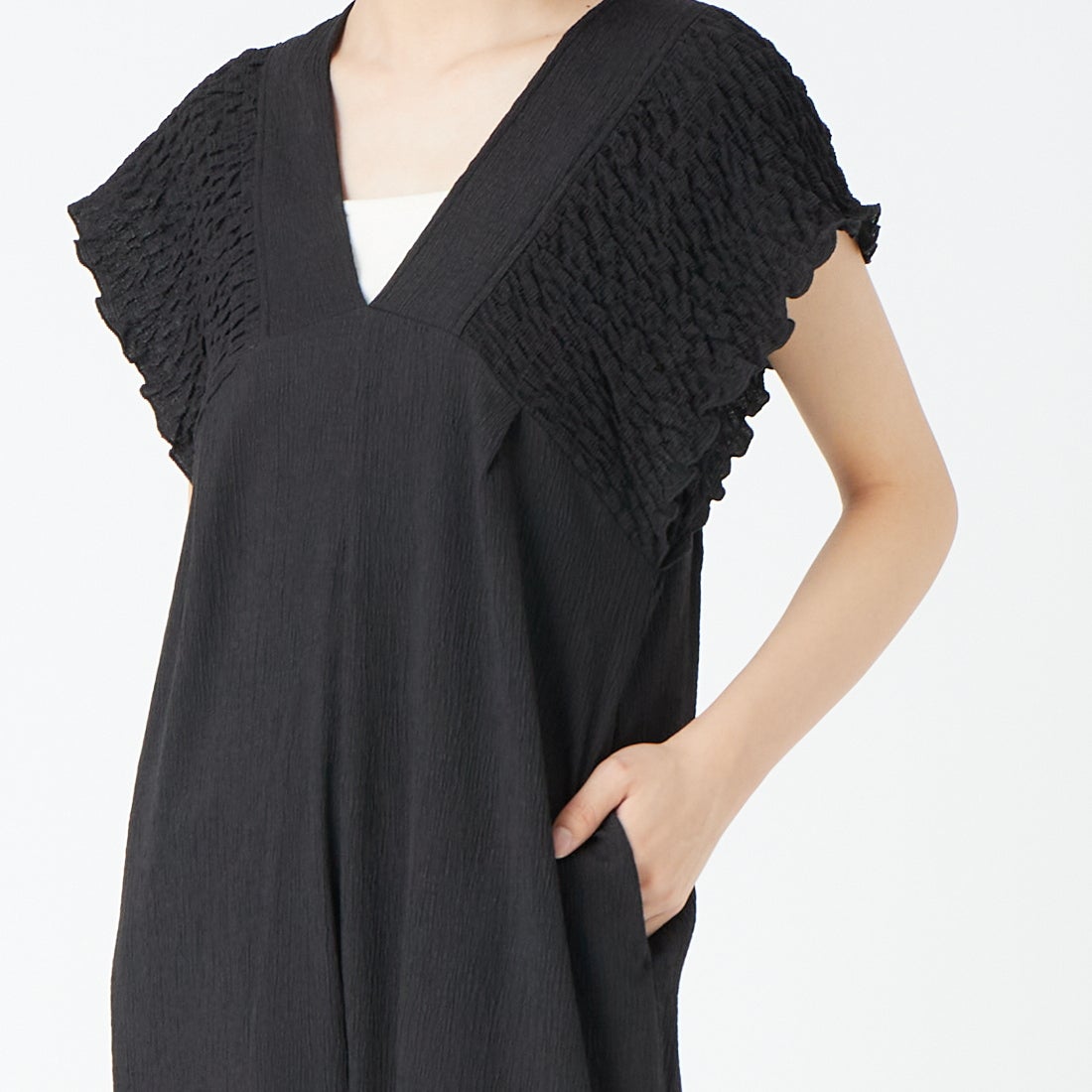 Jeans Factory Clothes [ジーンズファクトリークローズ] 楊柳ギャザーデザインオールインワン [IN1-AO-6] ﾌﾞﾗｯｸ &&モデル身長：162cm 着用サイズ：36&&