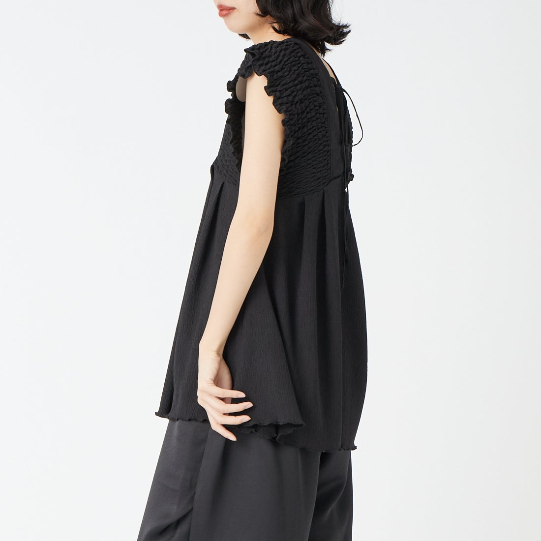 Jeans Factory Clothes [ジーンズファクトリークローズ] 楊柳ギャザーデザインブラウス [IN6-SH-6] ﾌﾞﾗｯｸ &&モデル身長：162cm 着用サイズ：F&&