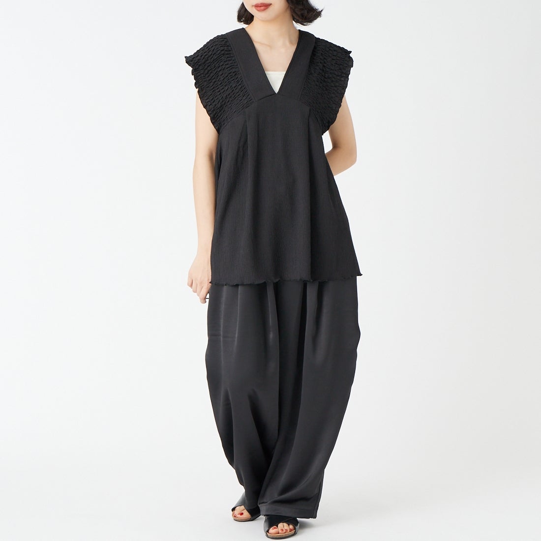 Jeans Factory Clothes [ジーンズファクトリークローズ] 楊柳ギャザーデザインブラウス [IN6-SH-6] ﾌﾞﾗｯｸ &&モデル身長：162cm 着用サイズ：F&&