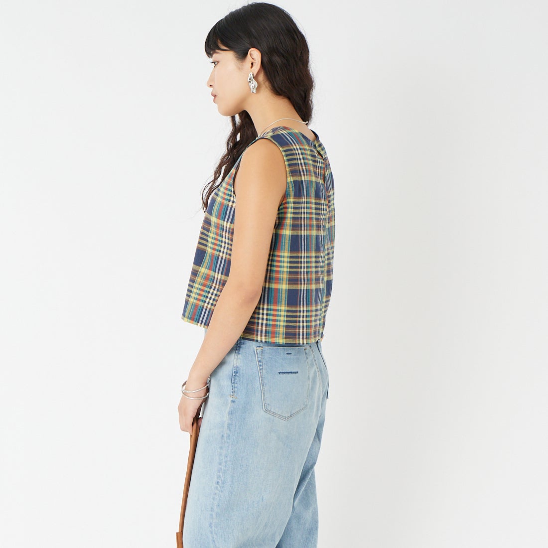 me. [ミードット] マドラスチェック スリーブレスプルオーバー [ME-26100] 279 NAVY &&モデル身長：162cm 着用サイズ：F&&