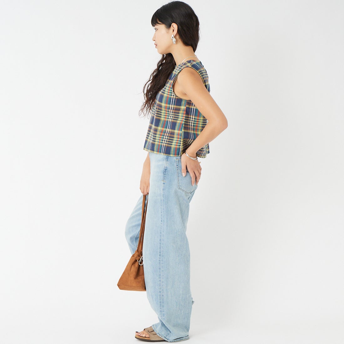 me. [ミードット] マドラスチェック スリーブレスプルオーバー [ME-26100] 279 NAVY &&モデル身長：162cm 着用サイズ：F&&