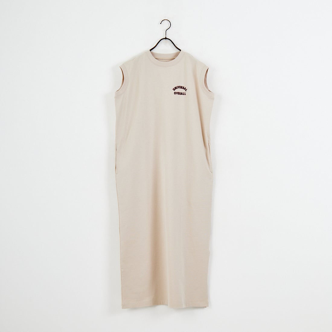 UNIVERSAL OVERALL [ユニバーサルオーバーオール] 別注 フロッキーワンポイントロゴ ノースリーブ マキシ丈ワンピース [U2612807IN-JF] GREIGE
