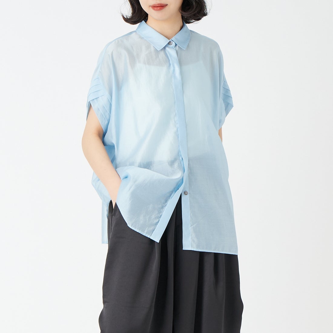 CLOCHE [クロシェ] 袖タックシアーブラウス [61285668] ｻｯｸｽ &&モデル身長：162cm 着用サイズ：2&&