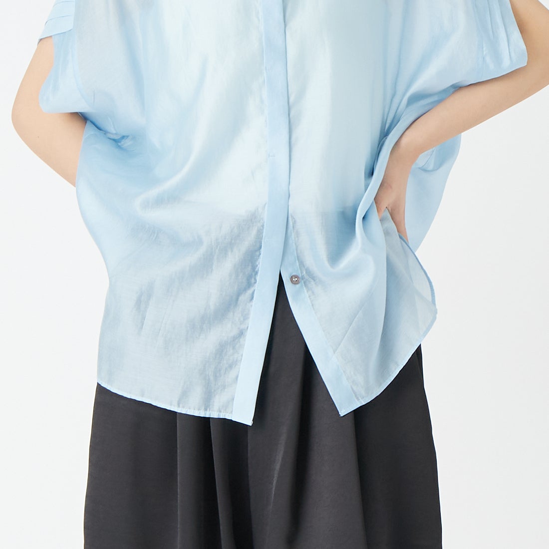 CLOCHE [クロシェ] 袖タックシアーブラウス [61285668] ｻｯｸｽ &&モデル身長：162cm 着用サイズ：2&&