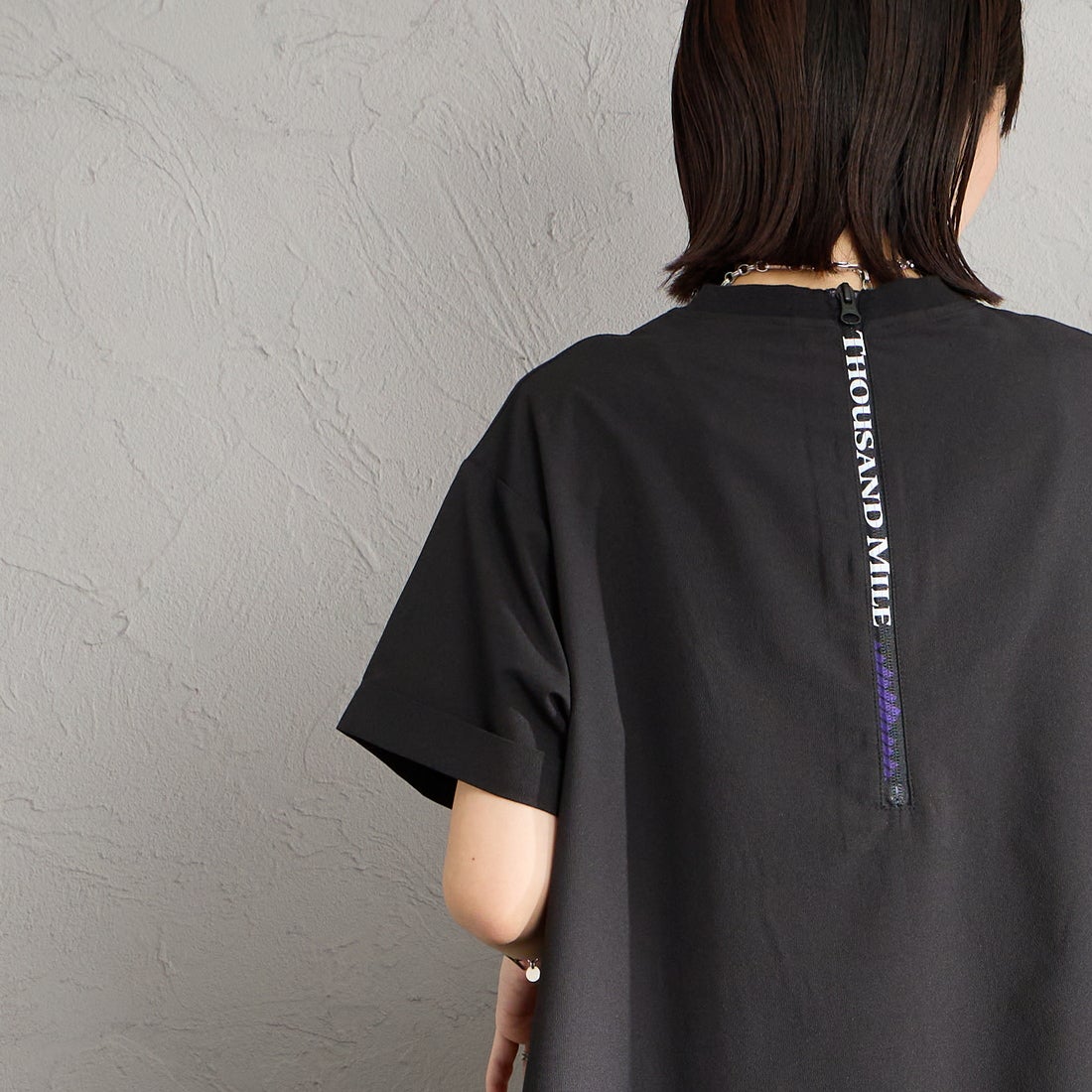 THOUSAND MILE [サウザンド マイル] 別注 ハイエアー バックジップ ショートスリーブワンピース [TM261HA50832-JF] 09 BLACK &&モデル身長：160cm 着用サイズ：F&&