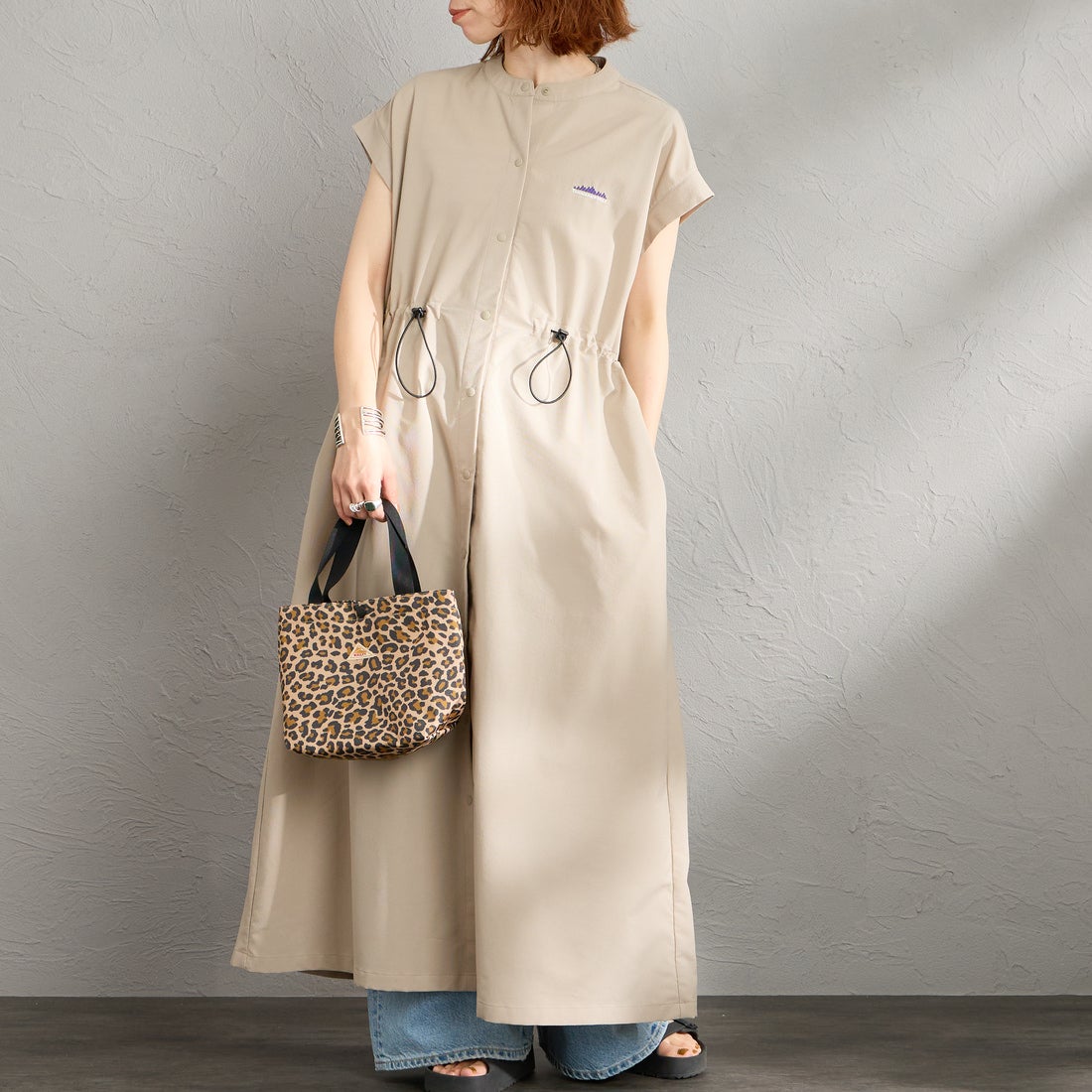 THOUSAND MILE [サウザンド マイル] 別注 ハイエアー ウエストギャザー フレンチスリーブワンピース [TM261HA50822-JF] 15 GREIGE &&モデル身長：158cm 着用サイズ：F&&