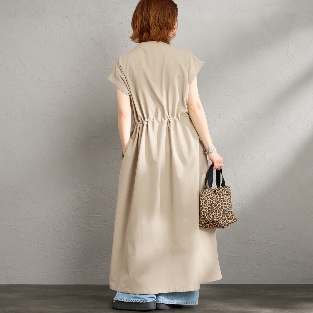 THOUSAND MILE [サウザンド マイル] 別注 ハイエアー ウエストギャザー フレンチスリーブワンピース [TM261HA50822-JF] 15 GREIGE &&モデル身長：158cm 着用サイズ：F&&