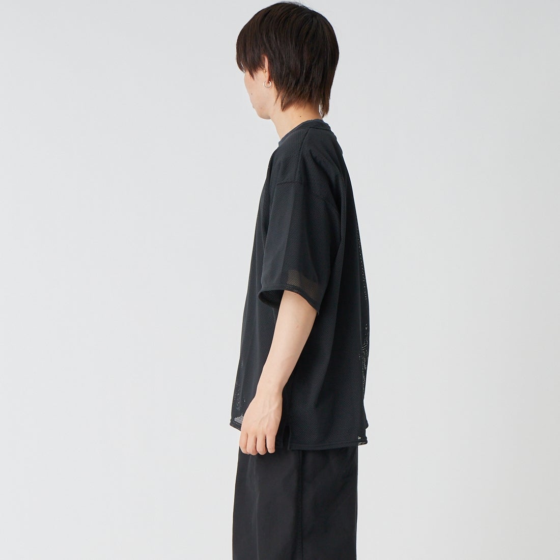 South2West8 [サウスツーウエストエイト] ショートスリーブ クルーネックメッシュTシャツ [SX721] D BLACK &&モデル身長：177cm 着用サイズ：M&&