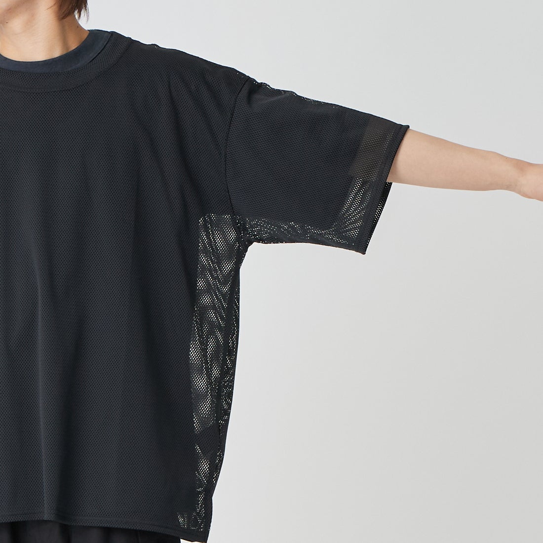 South2West8 [サウスツーウエストエイト] ショートスリーブ クルーネックメッシュTシャツ [SX721] D BLACK &&モデル身長：177cm 着用サイズ：M&&