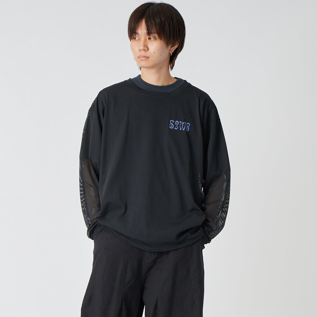 South2West8 [サウスツーウエストエイト] ロングスリーブ クルーネックメッシュTシャツ [SX720] D BLACK &&モデル身長：177cm 着用サイズ：M&&