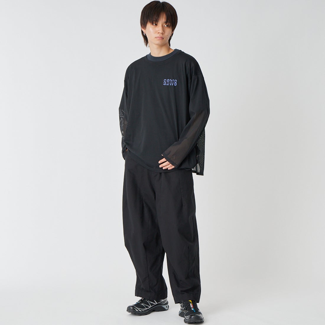 South2West8 [サウスツーウエストエイト] ロングスリーブ クルーネックメッシュTシャツ [SX720] D BLACK &&モデル身長：177cm 着用サイズ：M&&