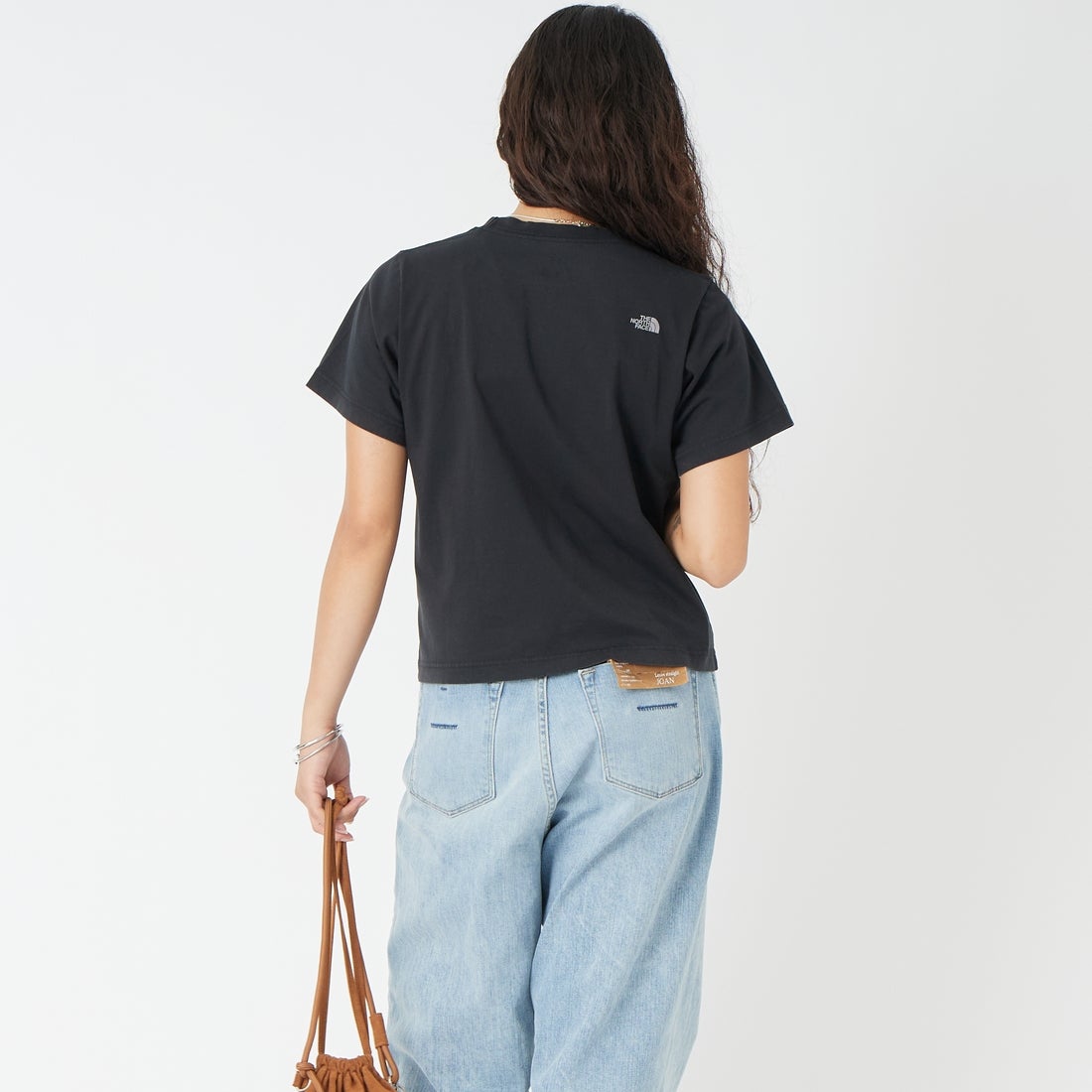 THE NORTH FACE [ザ ノースフェイス] GARスモーラー タイポグラフィックショートスリーブTシャツ [NT32667] K &&モデル身長：162cm 着用サイズ：WL&&