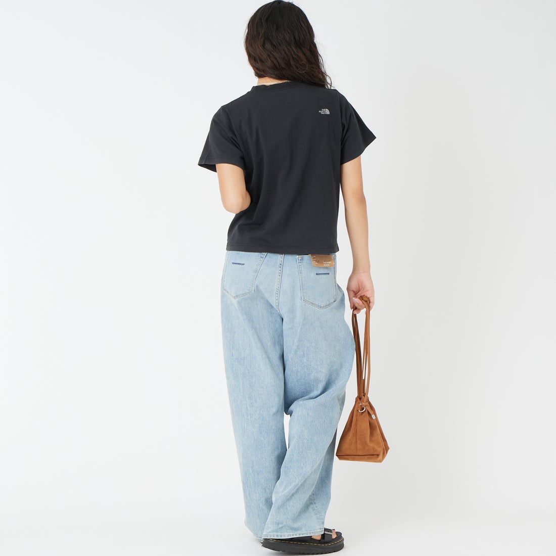 THE NORTH FACE [ザ ノースフェイス] GARスモーラー タイポグラフィックショートスリーブTシャツ [NT32667] K &&モデル身長：162cm 着用サイズ：WL&&