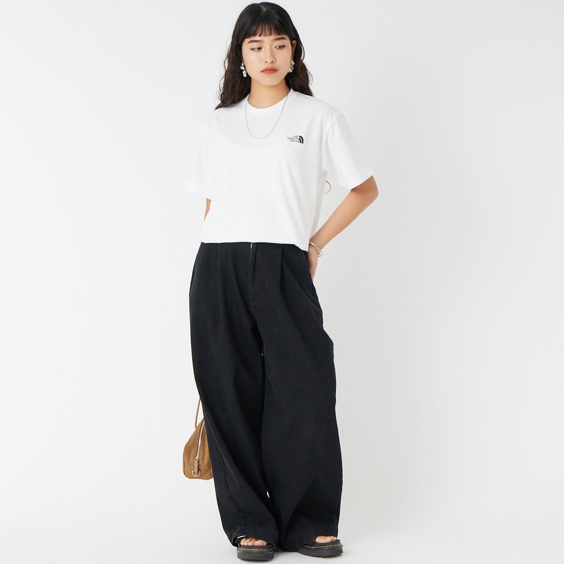 THE NORTH FACE [ザ ノースフェイス] ショートスリーブ ジャーニーヒストリーTシャツ [NT32643] W &&モデル身長：162cm 着用サイズ：S&&